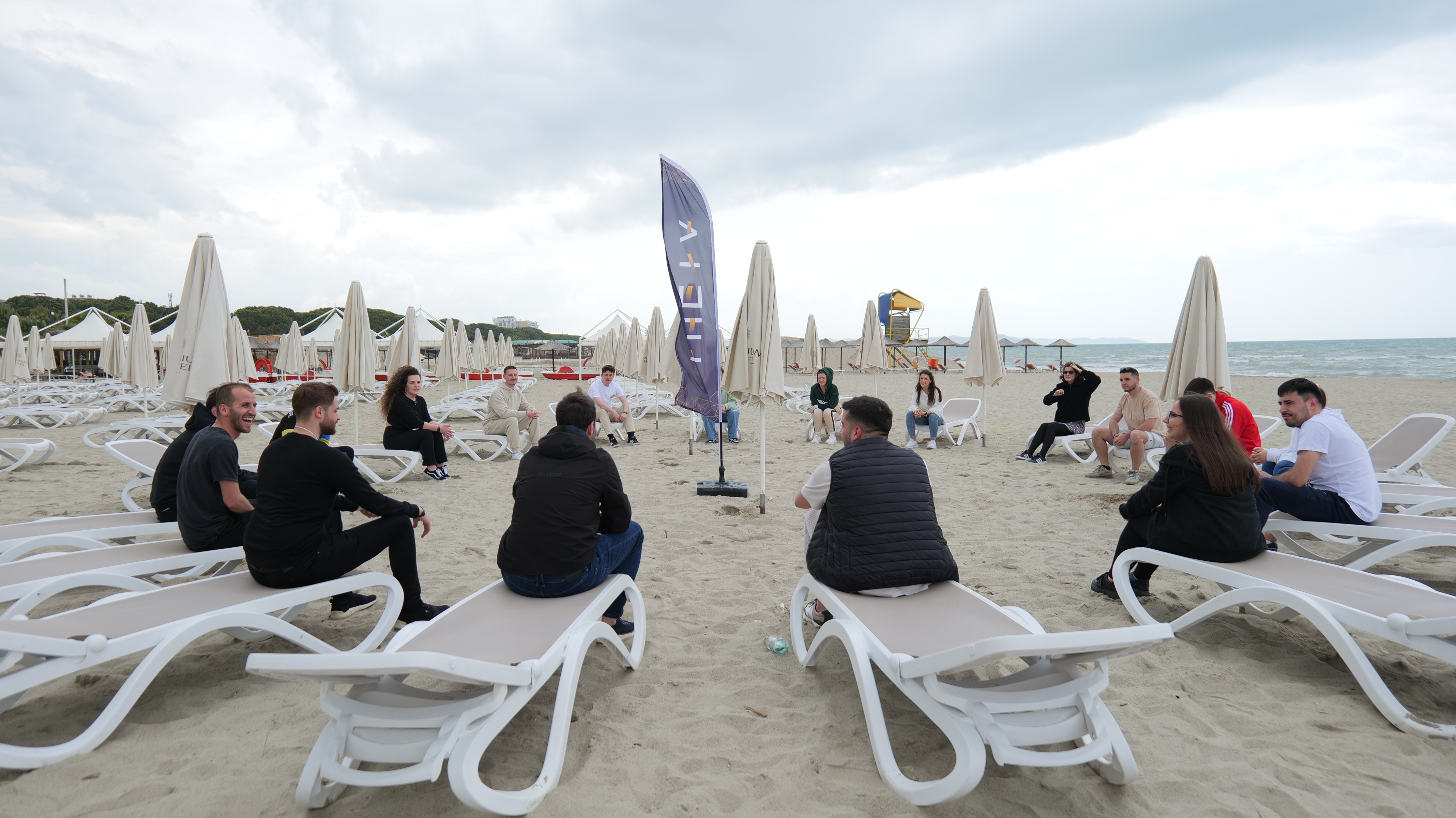 Dy ditë retreat në Durrës – stafi i KosovaJob tregon rëndësinë e këtij organizimi