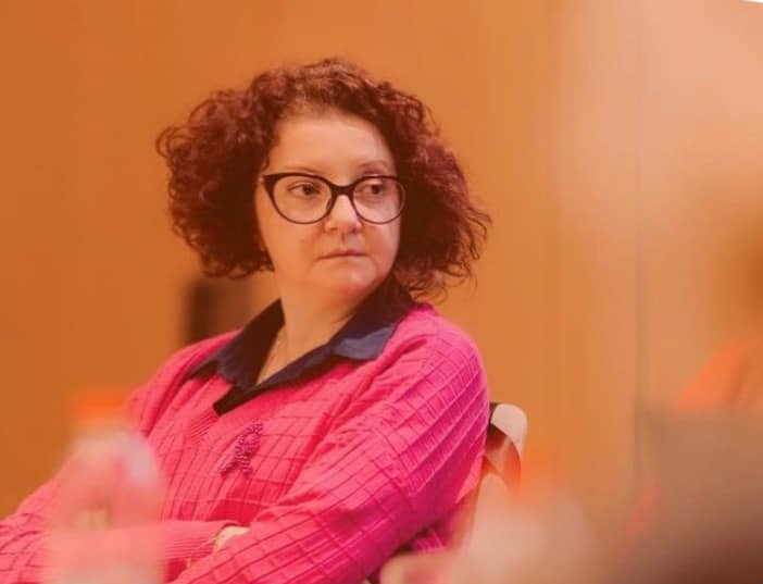 Arnisa Osmani, e mbijetuara e kancerit të gjirit që u bë psikologe