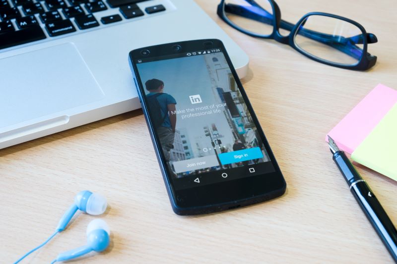 A duhet ta përdorni “Open to work” në LinkedIn, pse disa ekspertë nuk pajtohen?