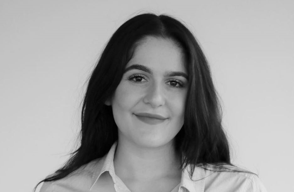 Ariana Krasniqi, vajza që u kthye nga Danimarka në Kosovë për të promovuar vendlindjen